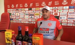 Anápolis anuncia técnico Toninho Cecílio