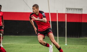 Atlético Goianiense visita o Fortaleza com desfalques