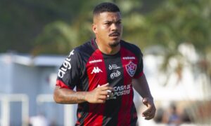 Vila Nova anuncia a contratação do lateral-esquerdo Thiago Carleto