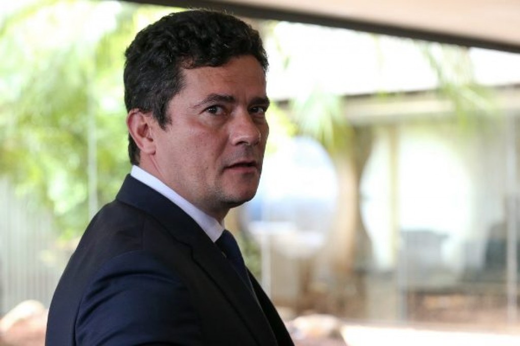 Mensagens mostram colaboração entre Moro e Deltan na Lava Jato