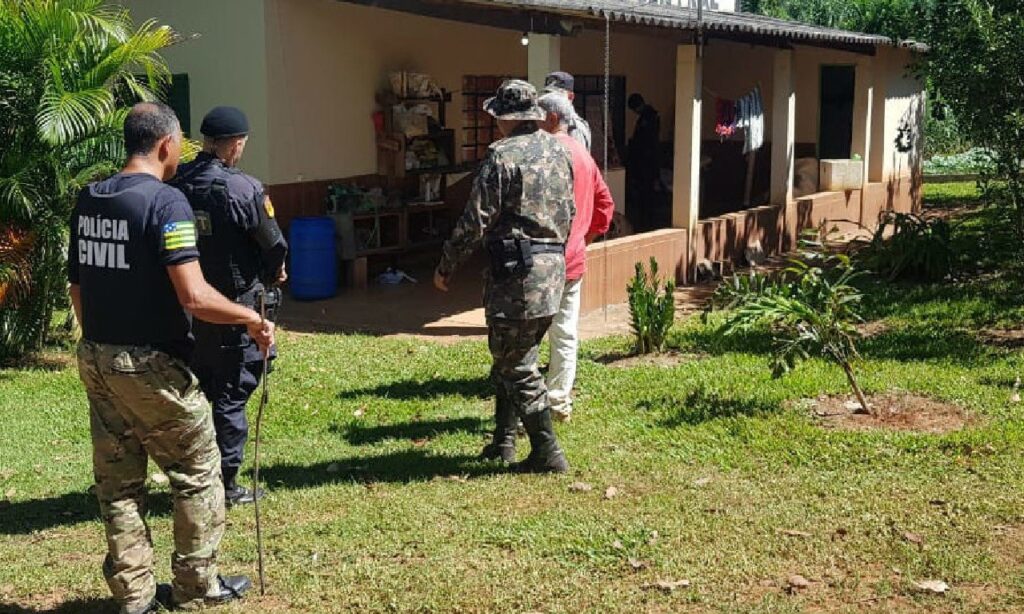 PC e PM apreendem objetos usados em crimes ambientais em Orizona