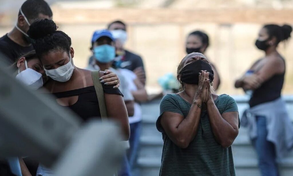 Brasil soma mais de 73 mil pessoas mortas por Covid-19