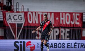 João Victor revela mudanças no estilo de jogo após troca de treinador