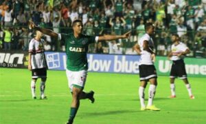 Goiás aguarda liberação do Fluminense para anunciar a volta de Lucão