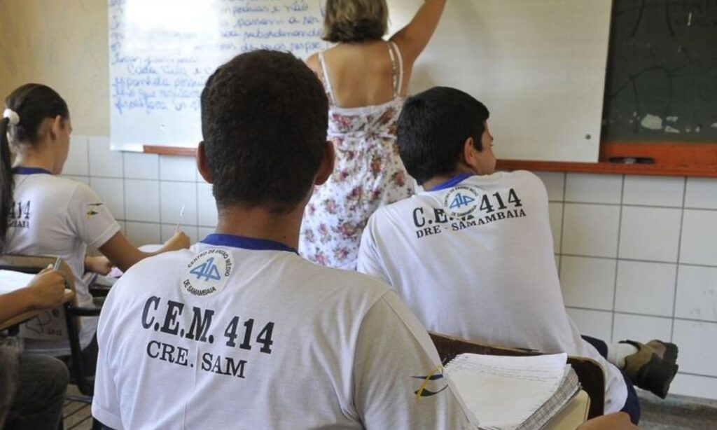 Alunos de baixa renda do Ensino Médio poderão estudar nos Estados Unidos