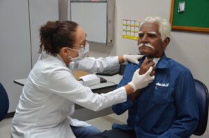 Julho Verde alerta para prevenção ao câncer de cabeça e pescoço