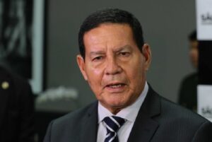 Alvo de quebra de sigilo é assessor de Mourão