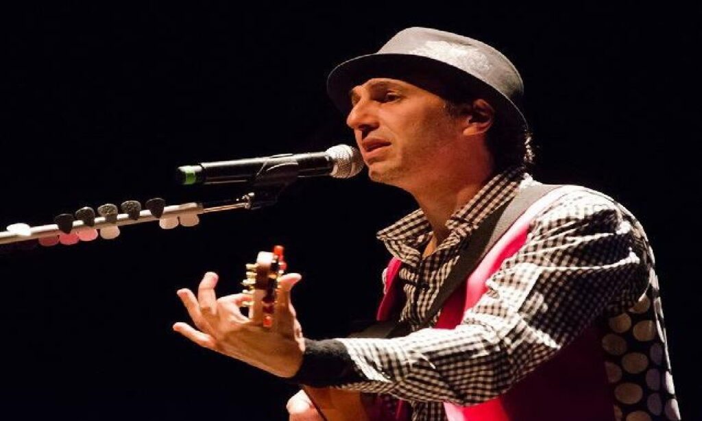 Show de Zeca Baleiro em Goiânia é cancelado