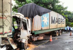 Quatro veículos colidem na BR-153 no mesmo trecho atingido por duas erosões em dezembro