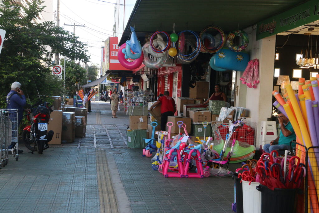 Comércios e bares de Goiânia voltam a funcionar normalmente