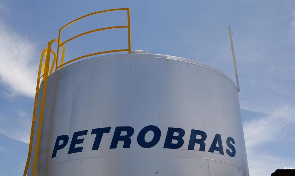 Petrobras anuncia redução de R$ 0