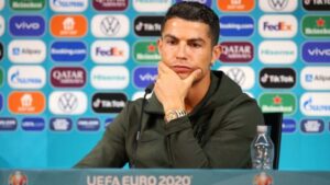 Cristiano Ronaldo dá prejuízo de 20 bilhões à Coca-Cola