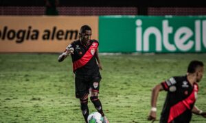 Atlético Goianiense acerta o empréstimo de Luan Sales para o Flamengo