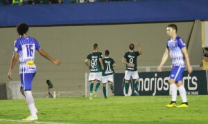 Michael e Rafael Moura estão liberados após expulsões contra o Corinthians