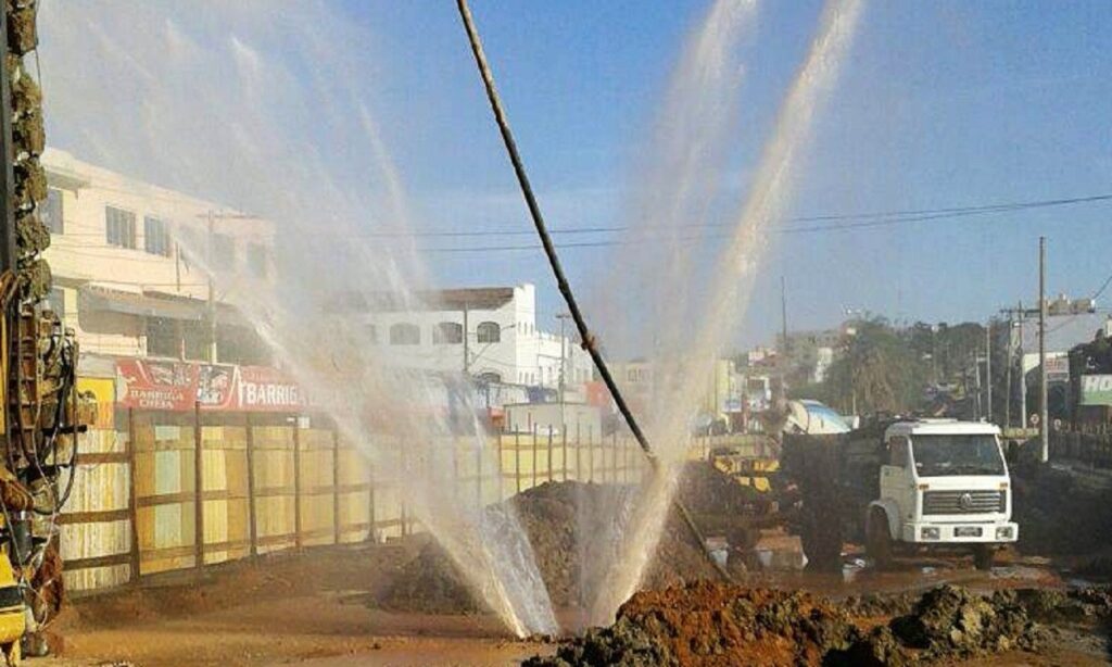 Mais de 130 bairros de Goiânia e Aparecia ficam sem água com rompimento de adutora