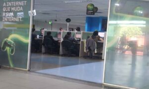 Mais de 300 vagas de trabalho é oferecida por telefonia