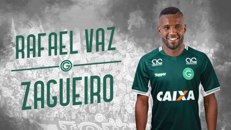 Goiás anuncia zagueiro e acerta com dois jogadores