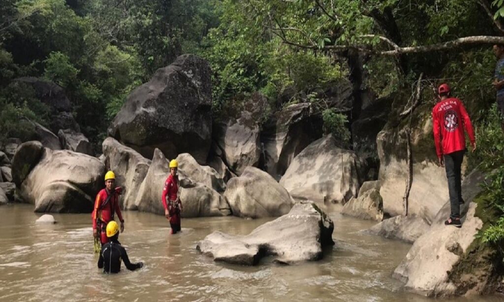 Perícia tenta identificar corpo encontrado no Vale da Lua