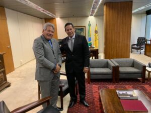 Senador goiano se encontra com General Mourão