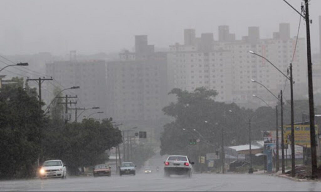 Feriado será de pancadas chuva em Goiânia; confira a previsão do tempo