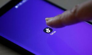 TikTok violou regras de privacidade de crianças