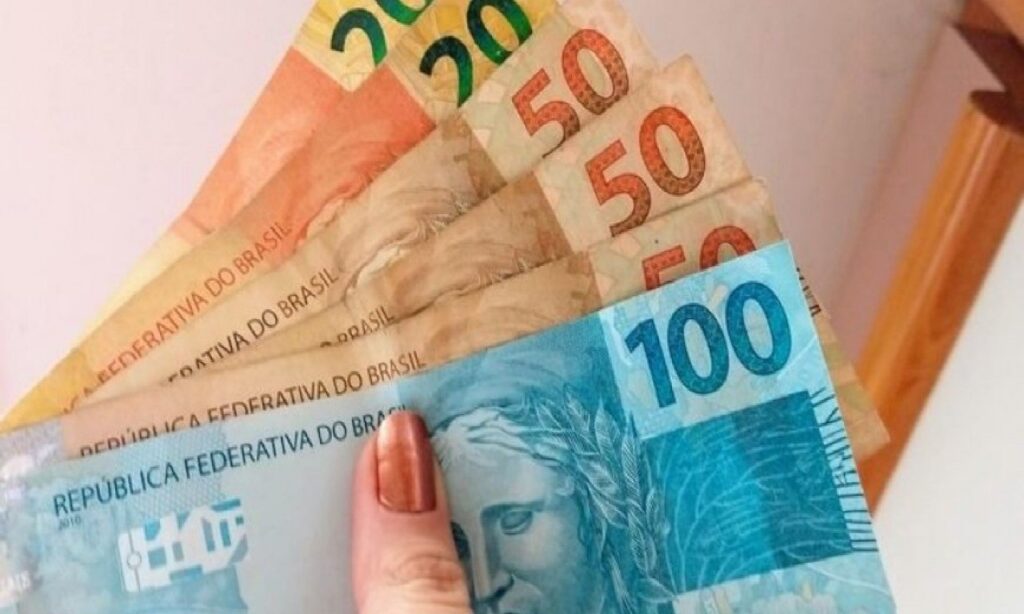 Investimento estrangeiro volta a desabar e perde US$ 25