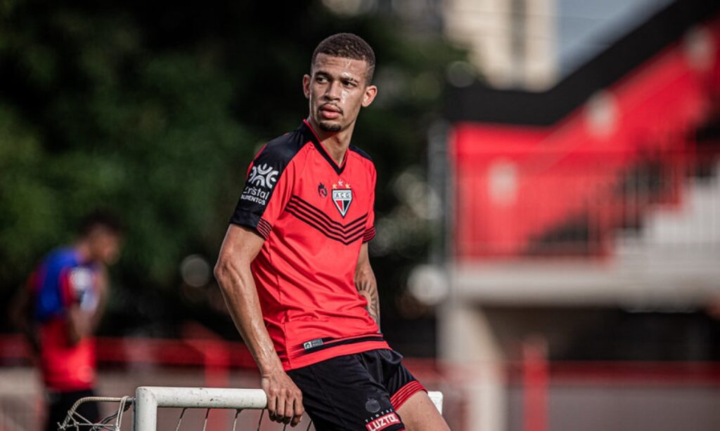 Atlético Goianiense não vai contar com quatro jogadores contra o Internacional