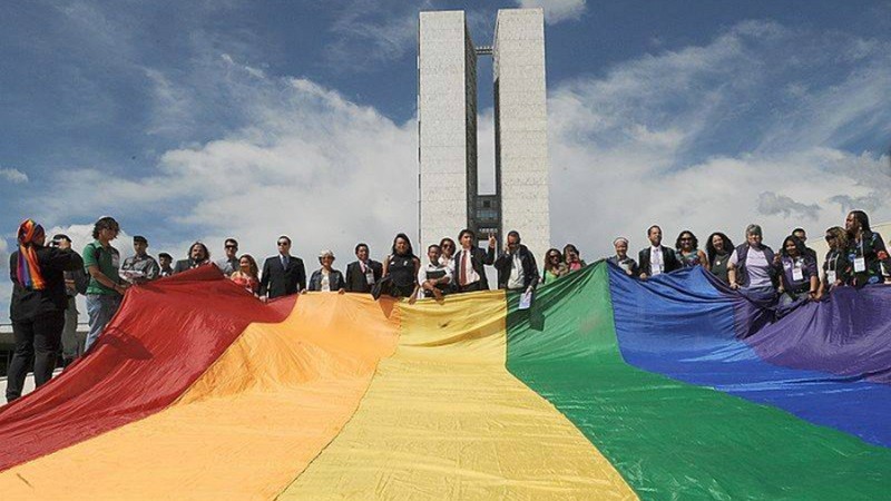 MP retira população LGBT das diretrizes dos Direitos Humanos