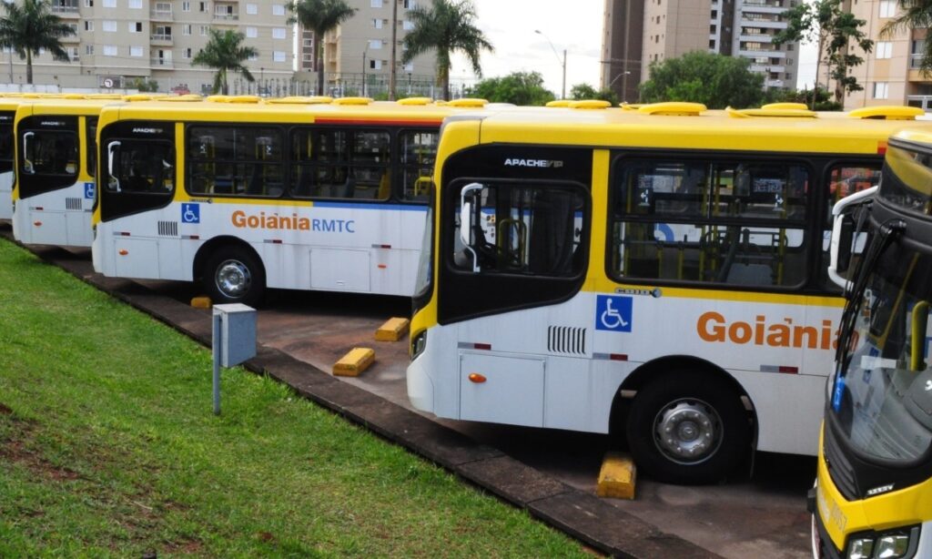 Seis dias após retomada de atividades essenciais