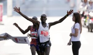 Queniano vence São Silvestre com ultrapassagem nos últimos segundos