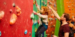 Festival de escalada e atividades recreativas no mês das crianças