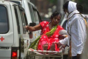 Índia é o 3º país a passar de 400 mil mortes por Covid