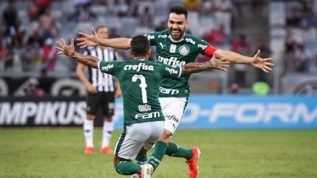 Palmeiras e Grupo Globo assinam contrato para transmissão de jogos