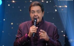 Faustão testa positivo para Covid-19 e gravações de seu novo programa são suspensas