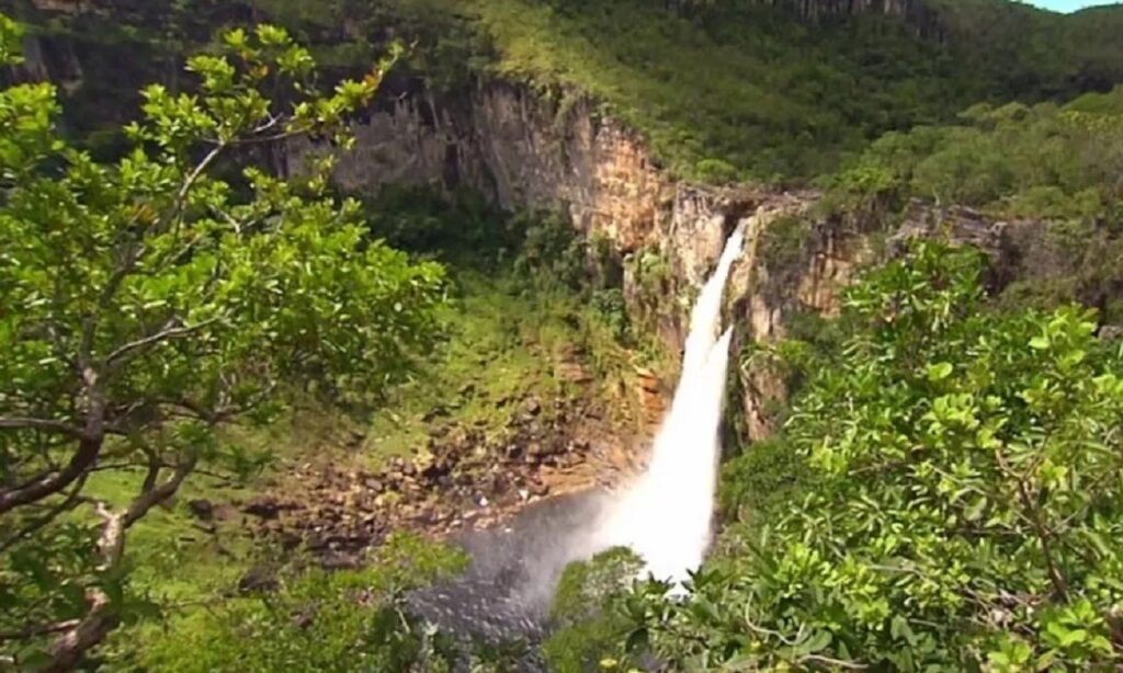 Caiado assina decreto de criação de novo Parque de Conservação Ambiental na Chapada dos Veadeiros