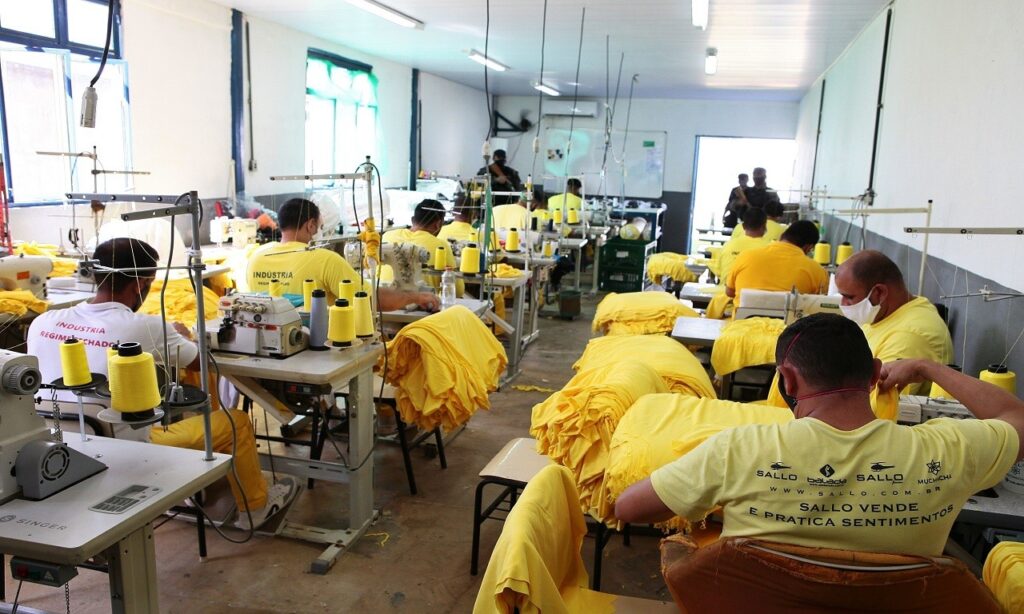 Goiás vai gerar 2 mil novas vagas de trabalho para presos