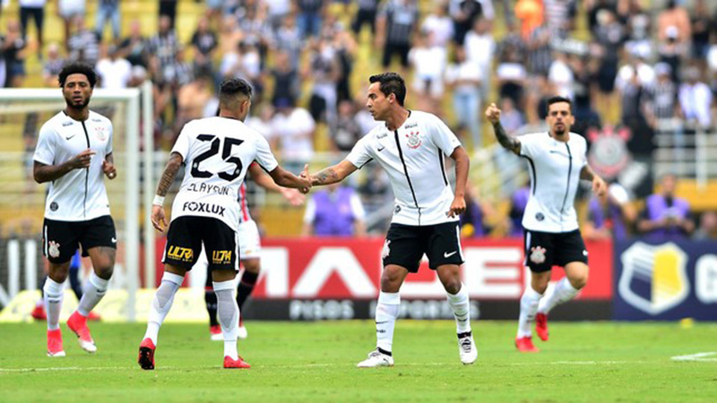 Corinthians protagoniza o dia com possível patrocinador