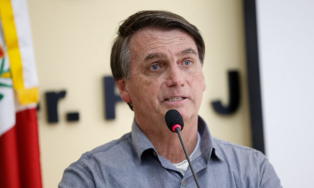 Bolsonaro fará cirurgia hoje em São Paulo