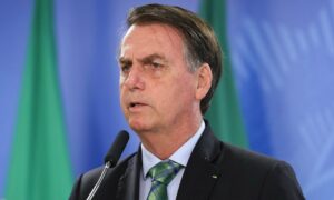 Cirurgia de Bolsonaro para corrigir hérnia é simples