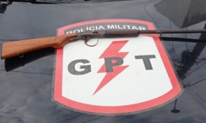 Crimes de tráfico e porte ilegal de arma resultam em prisão no Estado