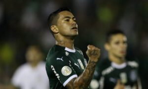 Palmeiras marca cinco vezes e goleia o Goiás