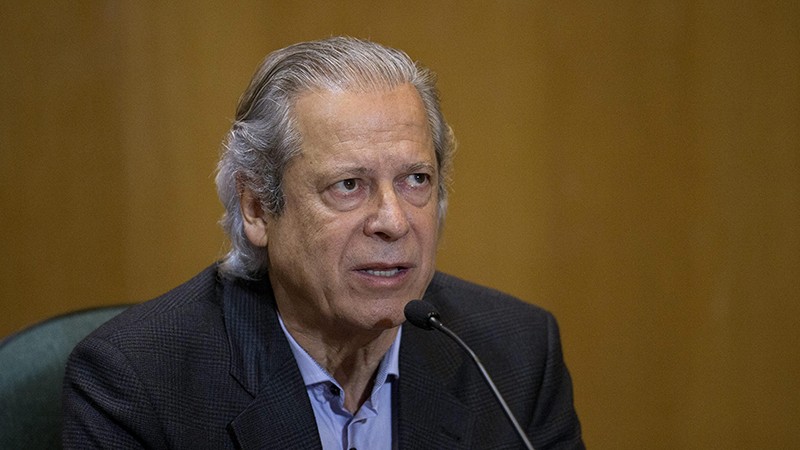 TRF4 decide manter condenação de José Dirceu