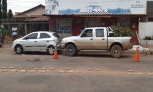 Motorista passa mal e morre após bater em carro estacionado