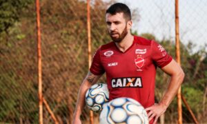 Vila Nova dispensa seis jogadores