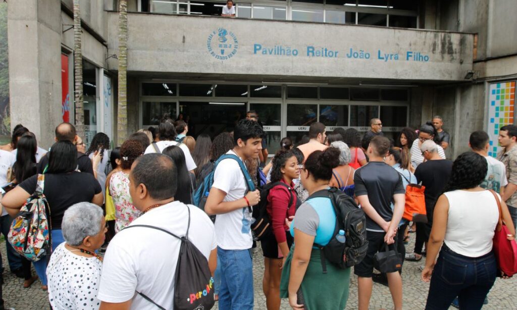 MEC libera consulta de bolsas do Prouni