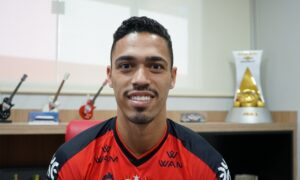 Eder elogia chegada de reforços e de Vagner Mancini