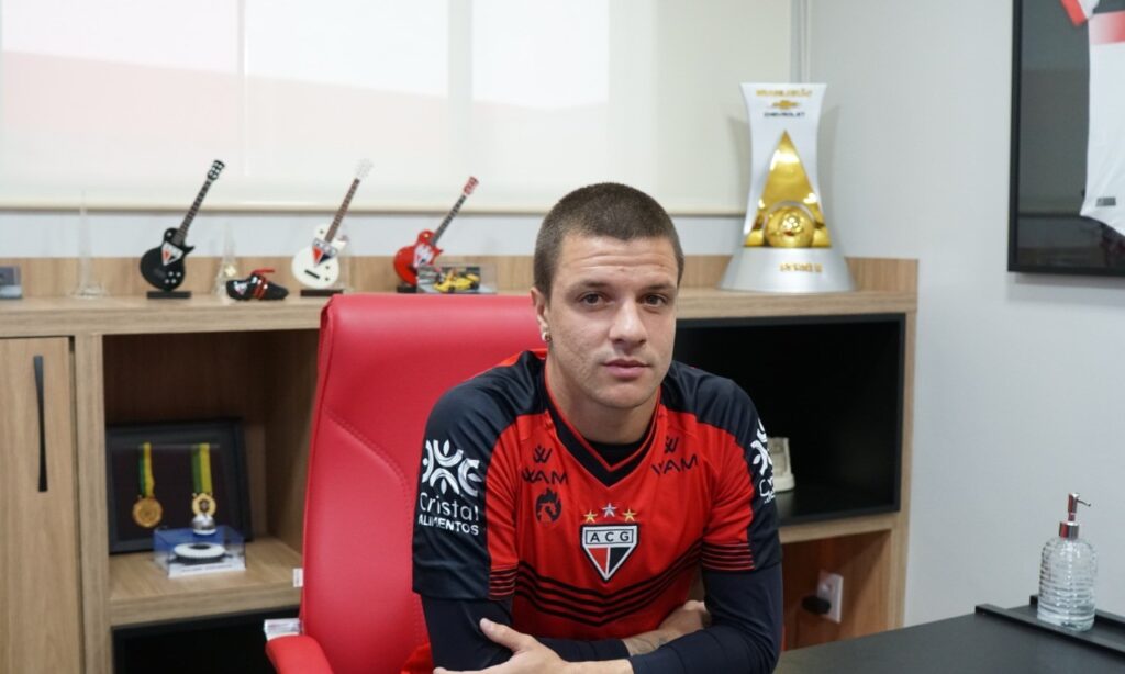 Renato Kayzer busca melhorar assistindo os próprios jogos e fala sobre a ansiedade que sofria