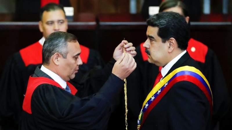 Maduro assume segundo mandato e promete combater corrupção no país