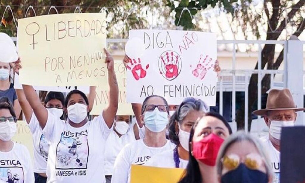 Homem que forjou assassinato de esposa grávida é condenado