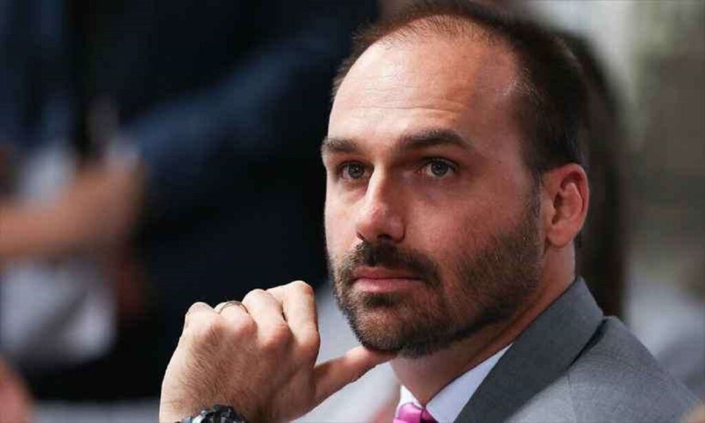 Eduardo Bolsonaro é destituído da liderança do PSL; Joice assume o posto